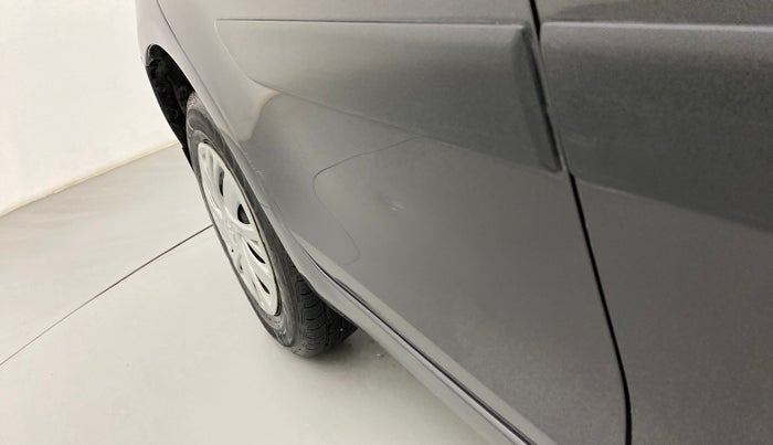 2016 Maruti Swift VXI, Petrol, Manual, 63,313 km, Right rear door - Slightly dented