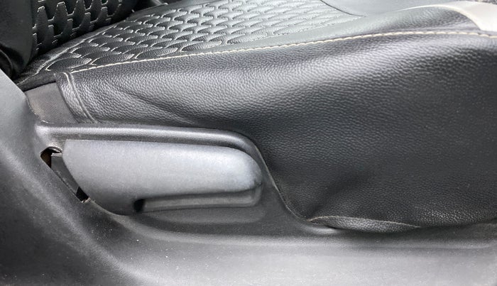 2016 Maruti Swift VXI, Petrol, Manual, 63,313 km, Driver Side Adjustment Panel