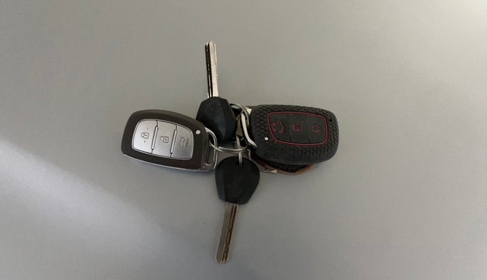 2020 Hyundai Elite i20 ASTA 1.2 (O), Petrol, Manual, 82,054 km, Key Close Up