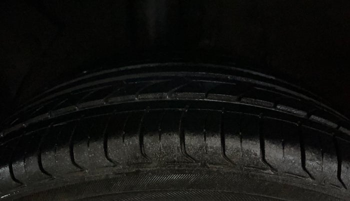2020 Hyundai Elite i20 ASTA 1.2 (O), Petrol, Manual, 82,054 km, Right Rear Tyre Tread