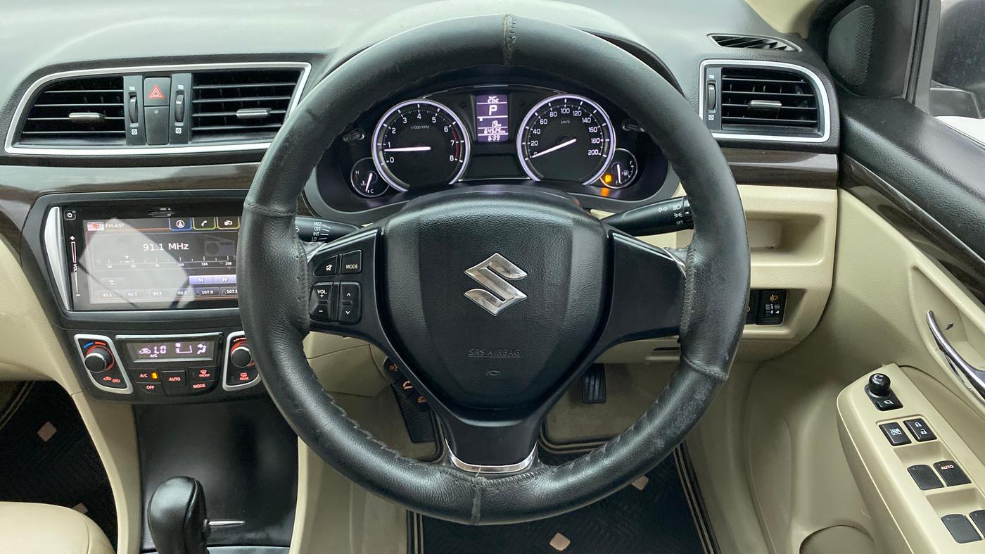 2017 Maruti Ciaz ALPHA  AT 1.4  PETROL, Petrol, Automatic, 64,525 km, Steering Wheel Close Up