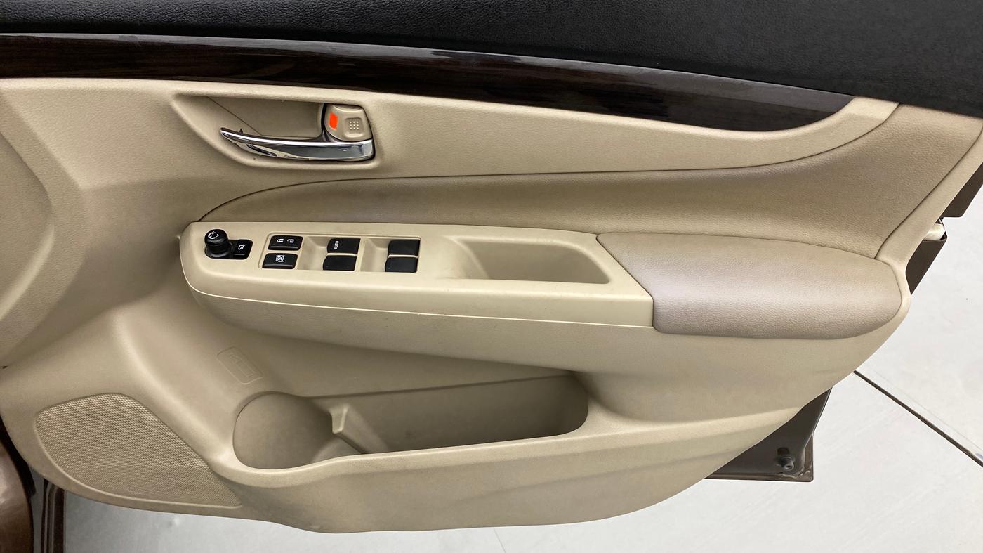 2017 Maruti Ciaz ALPHA  AT 1.4  PETROL, Petrol, Automatic, 64,525 km, Driver Side Door Panels Control