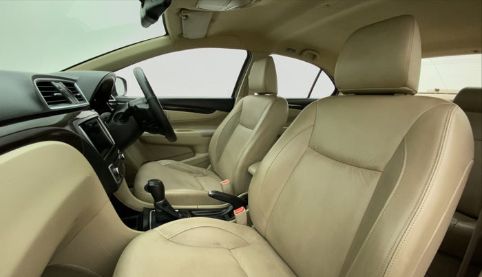 2017 Maruti Ciaz ALPHA  AT 1.4  PETROL, Petrol, Automatic, 64,525 km, Right Side Front Door Cabin