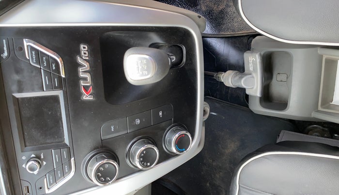 2017 Mahindra Kuv100 K8 5 STR, Petrol, Manual, 22,861 km, Gear Lever
