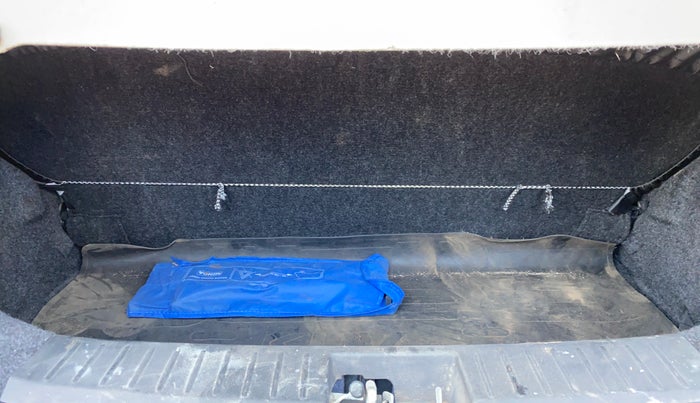 2017 Mahindra Kuv100 K8 5 STR, Petrol, Manual, 22,861 km, Boot Inside