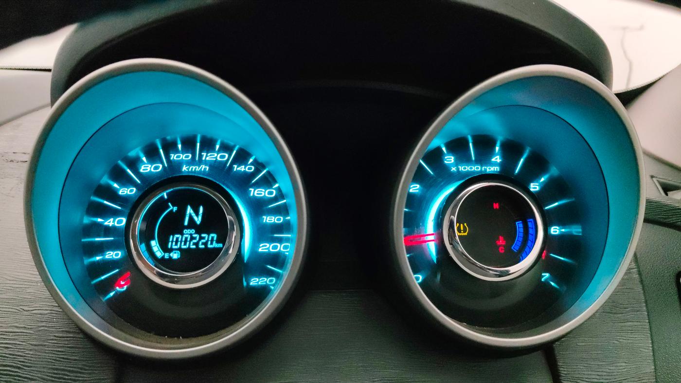 2017 Mahindra XUV500 W10 SPORTZ EDITION MT, Diesel, Manual, 1,00,217 km, Odometer Image