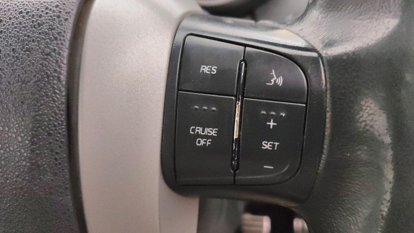 2017 Mahindra XUV500 W10 SPORTZ EDITION MT, Diesel, Manual, 1,00,217 km, Adaptive Cruise Control