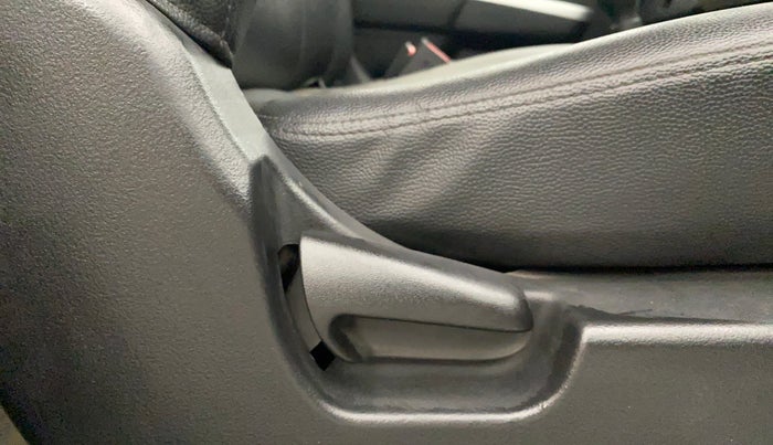 2014 Maruti Wagon R 1.0 LXI CNG, CNG, Manual, 74,760 km, Driver Side Adjustment Panel