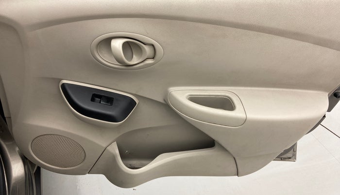 2016 Datsun Go Plus T, Petrol, Manual, 1,15,977 km, Driver Side Door Panels Control