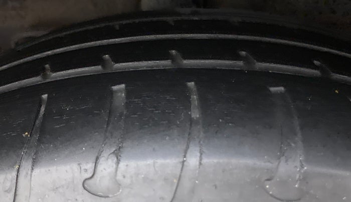 2015 Hyundai Elite i20 MAGNA 1.2, Petrol, Manual, 46,801 km, Right Rear Tyre Tread