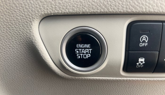 2023 KIA CARENS  PRESTIGE PLUS 1.5 TURBO PETROL DCT 7 STR, Petrol, Automatic, 50,357 km, Keyless Start/ Stop Button