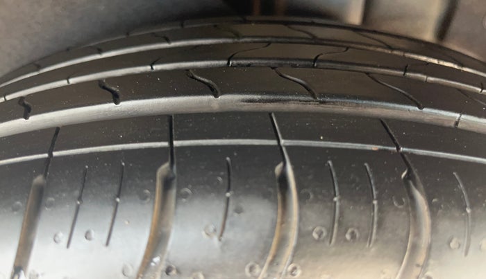 2023 KIA CARENS  PRESTIGE PLUS 1.5 TURBO PETROL DCT 7 STR, Petrol, Automatic, 50,357 km, Left Rear Tyre Tread