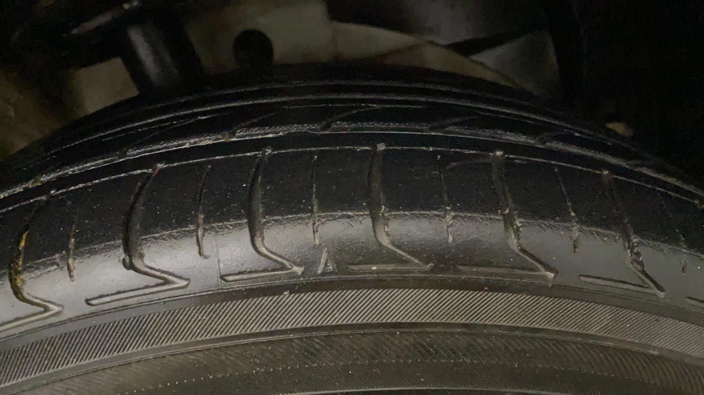 2019 MG HECTOR SHARP 1.5 DCT PETROL, Petrol, Automatic, 90,433 km, Right Front Tyre Tread