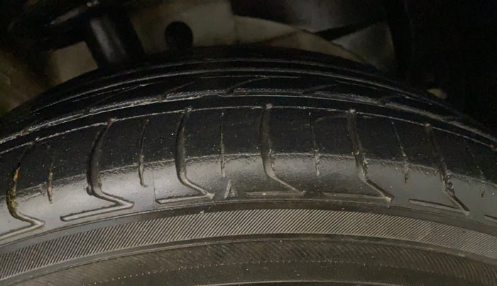 2019 MG HECTOR SHARP 1.5 DCT PETROL, Petrol, Automatic, 90,415 km, Right Front Tyre Tread