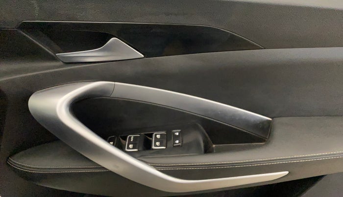 2019 MG HECTOR SHARP 1.5 DCT PETROL, Petrol, Automatic, 90,415 km, Driver Side Door Panels Control