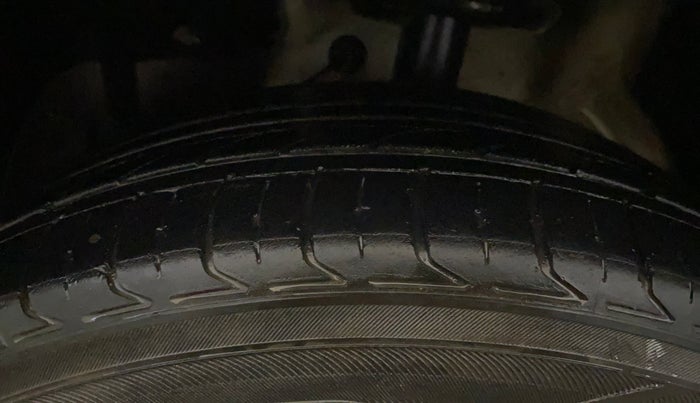 2019 MG HECTOR SHARP 1.5 DCT PETROL, Petrol, Automatic, 90,415 km, Left Front Tyre Tread