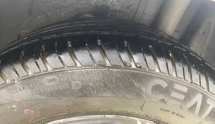 2017 Ford New Figo TITANIUM 1.2 PETROL MT, CNG, Manual, 49,040 km, Left Rear Tyre Tread