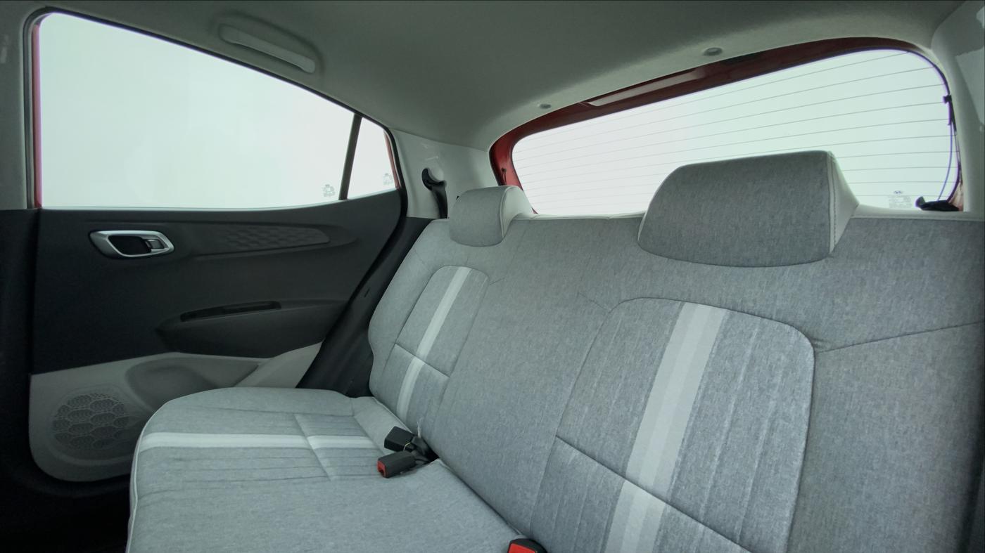 2020 Hyundai GRAND I10 NIOS SPORTZ 1.2 AT, Petrol, Automatic, 2,435 km, Right Side Door Cabin View