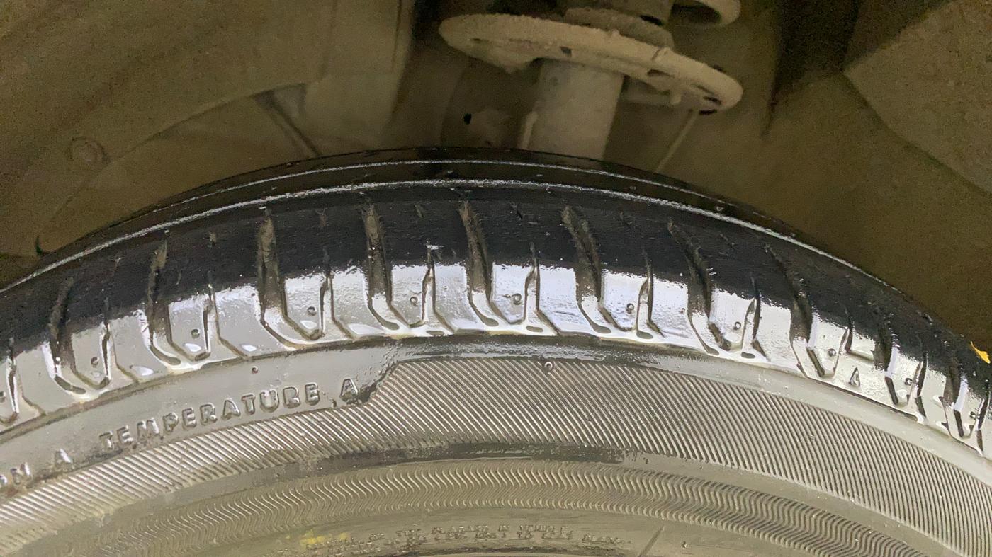 2021 Maruti XL6 ZETA MT, Petrol, Manual, 27,621 km, Left Front Tyre Tread