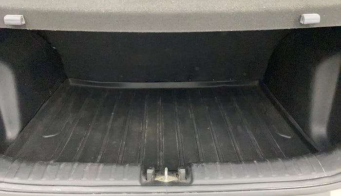 2021 KIA SONET HTK PLUS 1.2, Petrol, Manual, 50,425 km, Boot Inside