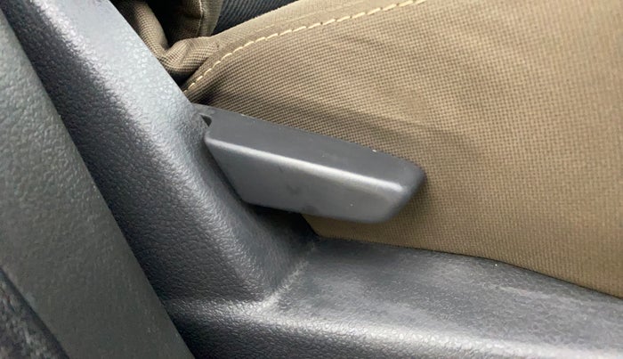 2017 Renault Duster 85 PS RXS SANDSTORM EDITION DIESEL, Diesel, Manual, 1,16,512 km, Driver Side Adjustment Panel