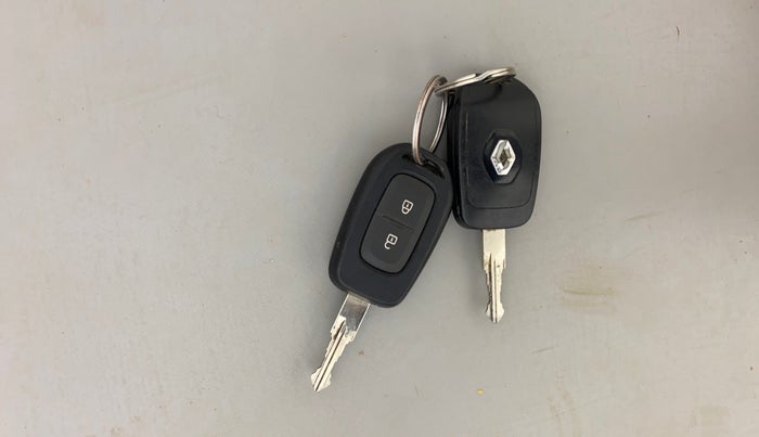 2017 Renault Duster 85 PS RXS SANDSTORM EDITION DIESEL, Diesel, Manual, 1,16,512 km, Key Close Up