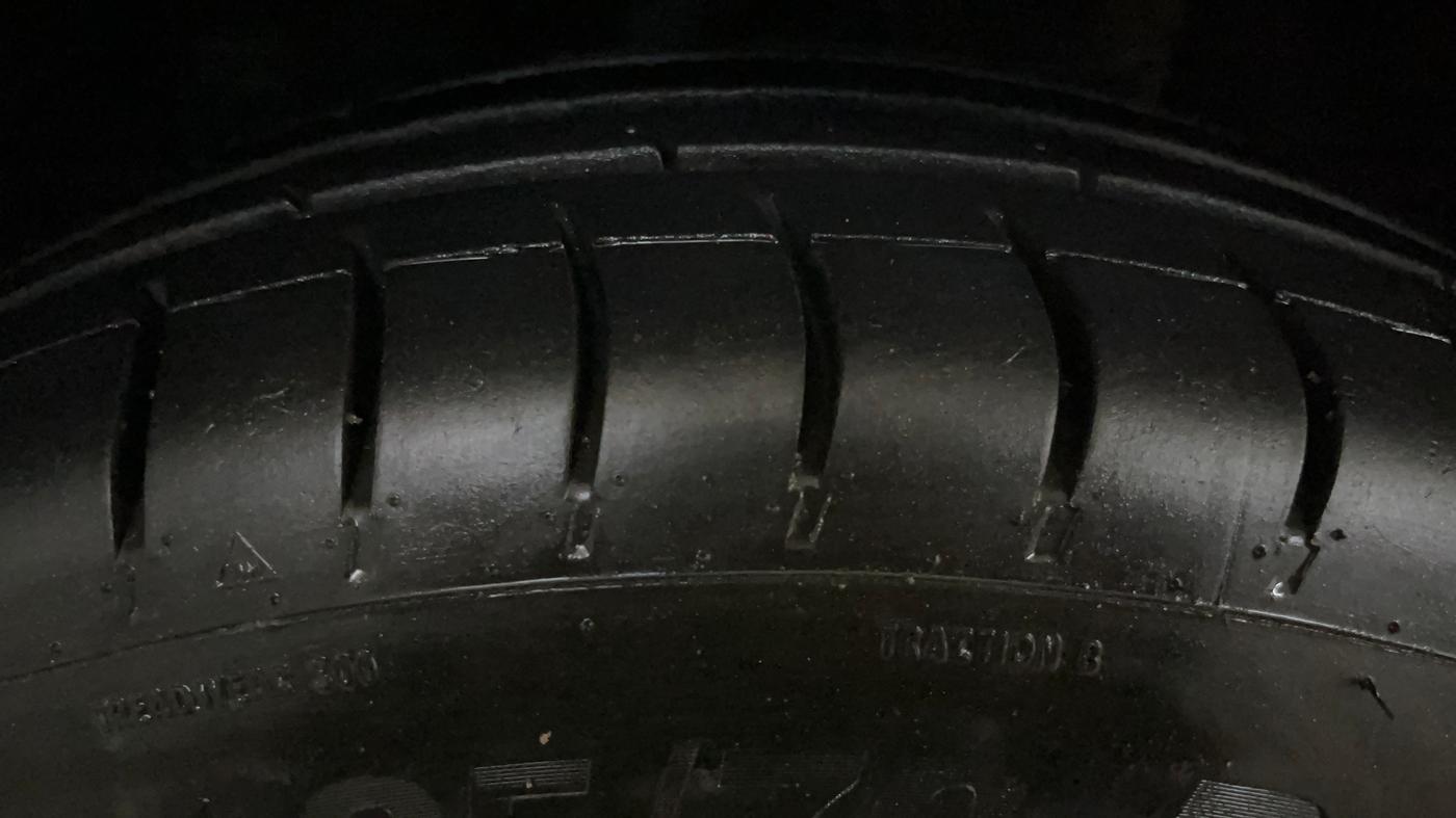 2019 Hyundai Elite i20 MAGNA PLUS 1.2, Petrol, Manual, 54,452 km, Right Front Tyre Tread