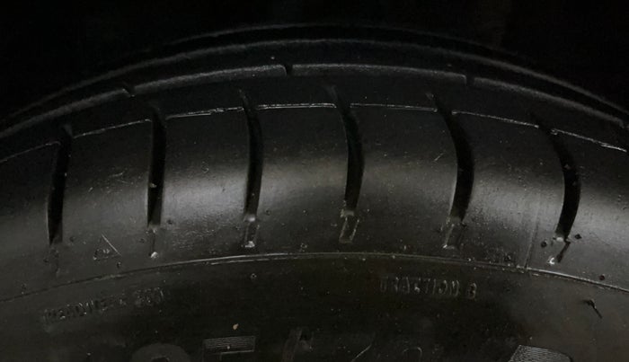 2019 Hyundai Elite i20 MAGNA PLUS 1.2, Petrol, Manual, 54,403 km, Right Front Tyre Tread