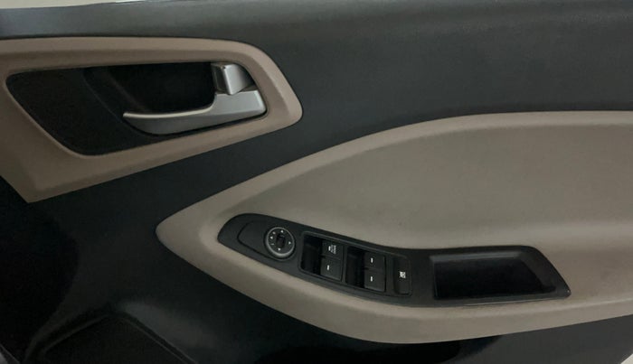 2019 Hyundai Elite i20 MAGNA PLUS 1.2, Petrol, Manual, 54,403 km, Driver Side Door Panels Control