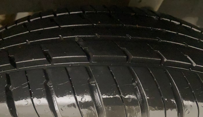 2018 Renault Kwid CLIMBER 1.0 AMT, Petrol, Automatic, 14,198 km, Left Rear Tyre Tread