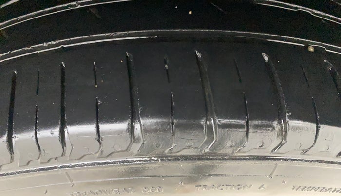 2022 Renault TRIBER RXZ, Petrol, Manual, 35,510 km, Left Rear Tyre Tread