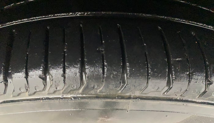 2022 Renault TRIBER RXZ, Petrol, Manual, 35,510 km, Right Front Tyre Tread