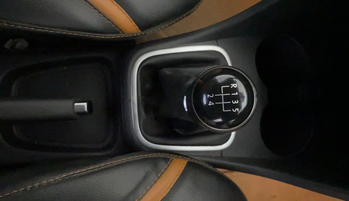 2017 Volkswagen Polo HIGHLINE1.2L, Petrol, Manual, 42,978 km, Gear Lever