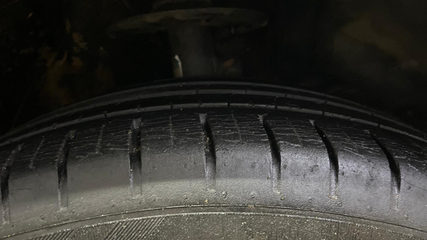 2020 Maruti Baleno ZETA PETROL 1.2, Petrol, Manual, 74,999 km, Right Front Tyre Tread