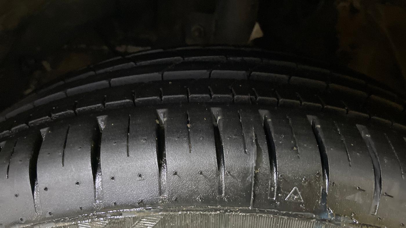 2020 Maruti Baleno ZETA PETROL 1.2, Petrol, Manual, 74,999 km, Left Front Tyre Tread