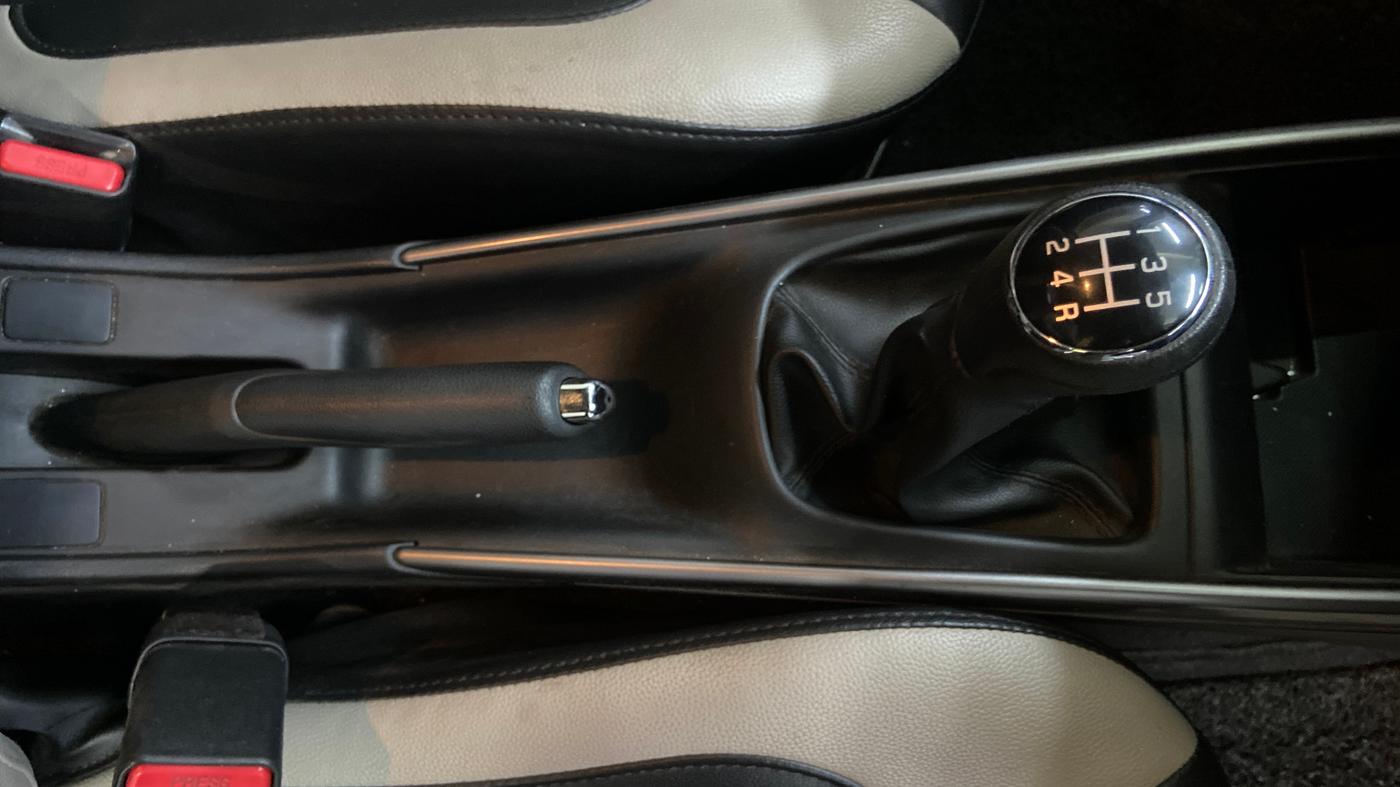 2020 Maruti Baleno ZETA PETROL 1.2, Petrol, Manual, 74,999 km, Gear Lever