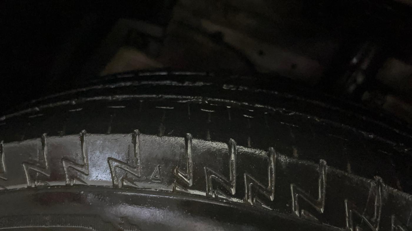 2016 Maruti Swift Dzire VXI AT, Petrol, Automatic, 68,662 km, Left Front Tyre Tread