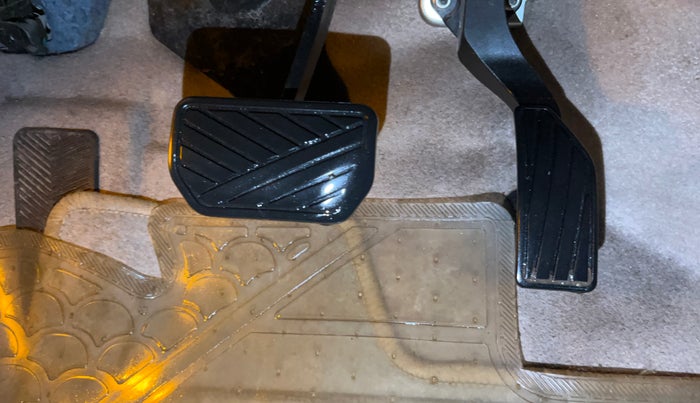 2016 Maruti Swift Dzire VXI AT, Petrol, Automatic, 68,717 km, Pedals