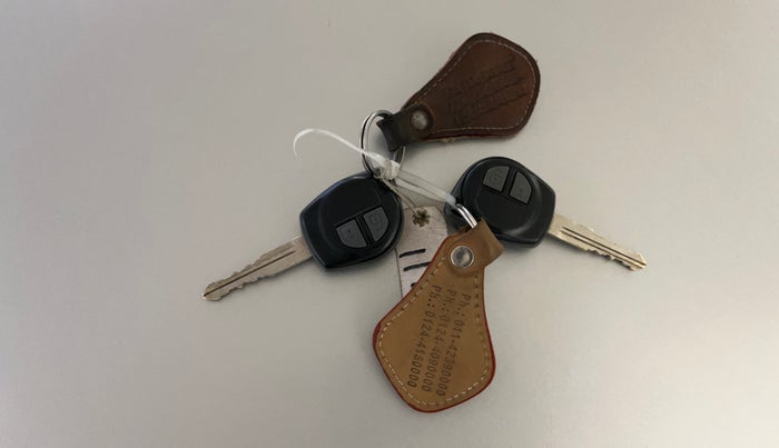 2016 Maruti Swift Dzire VXI AT, Petrol, Automatic, 68,717 km, Key Close Up