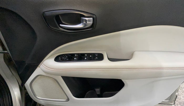 2018 Jeep Compass LIMITED 2.0 DIESEL, Diesel, Manual, 99,002 km, Driver Side Door Panels Control