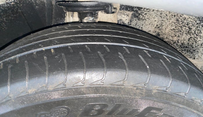 2018 Jeep Compass LIMITED 2.0 DIESEL, Diesel, Manual, 99,002 km, Right Front Tyre Tread