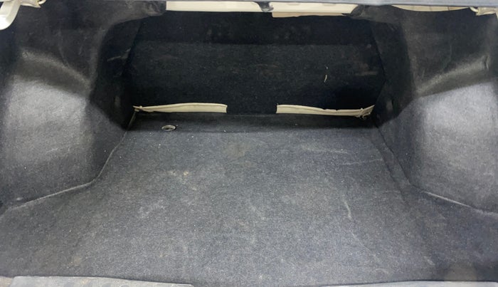 2017 Maruti Ciaz ZETA 1.4  MT PETROL, Petrol, Manual, 90,673 km, Boot Inside