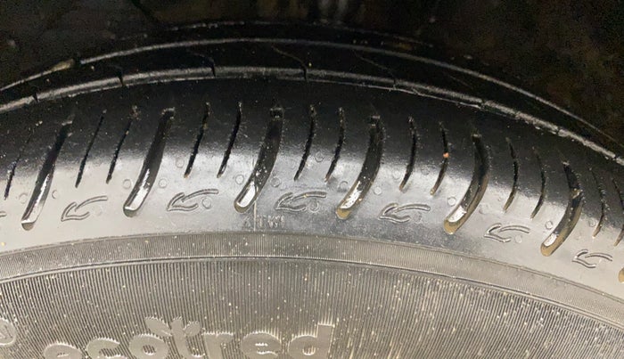 2017 Maruti Baleno DELTA PETROL 1.2, Petrol, Manual, 65,605 km, Left Front Tyre Tread