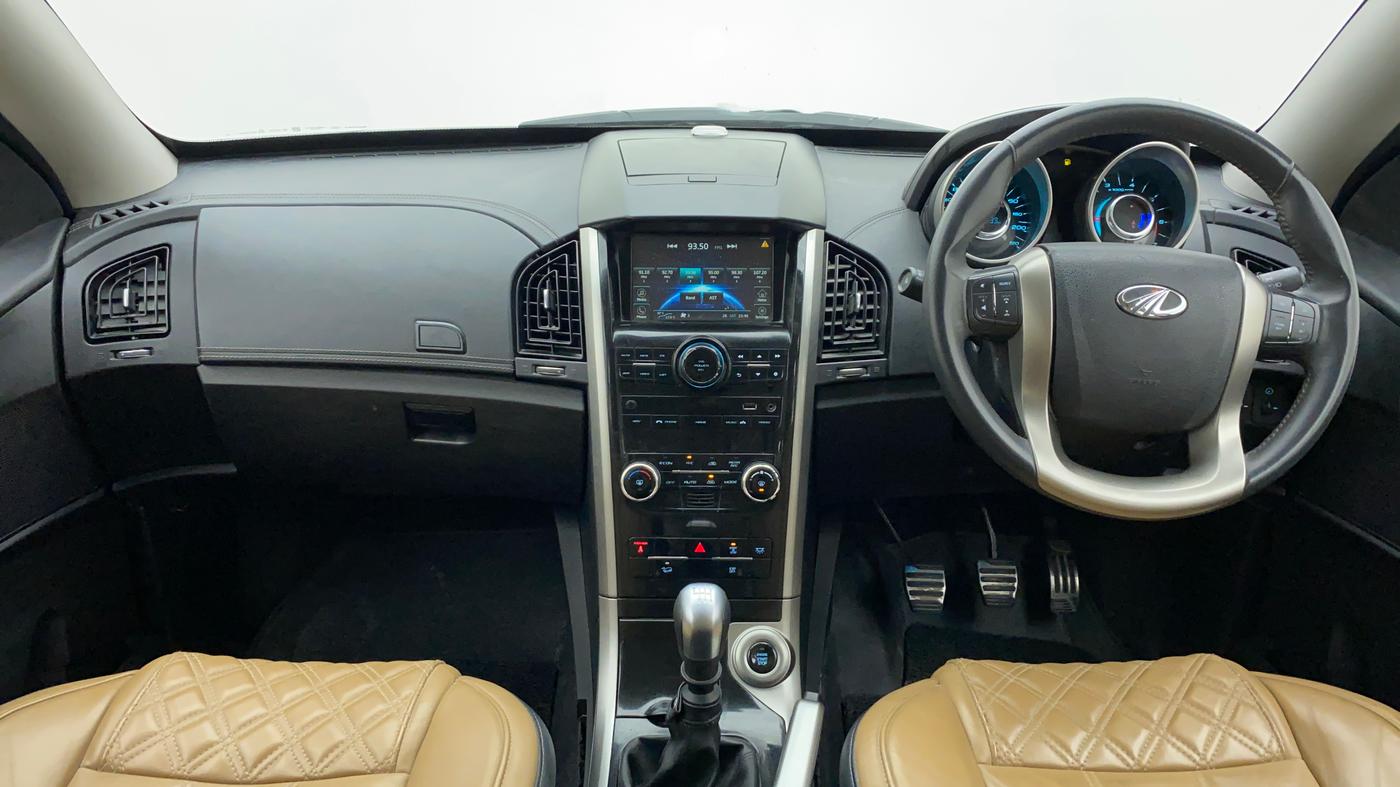 2019 Mahindra XUV500 W11 (O), Diesel, Manual, 21,214 km, Dashboard