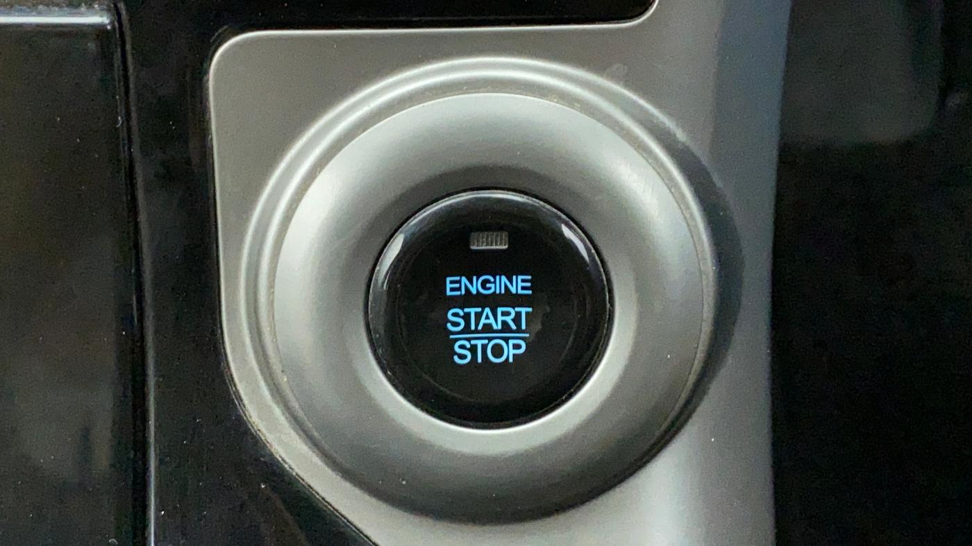 2019 Mahindra XUV500 W11 (O), Diesel, Manual, 21,214 km, Keyless Start/ Stop Button