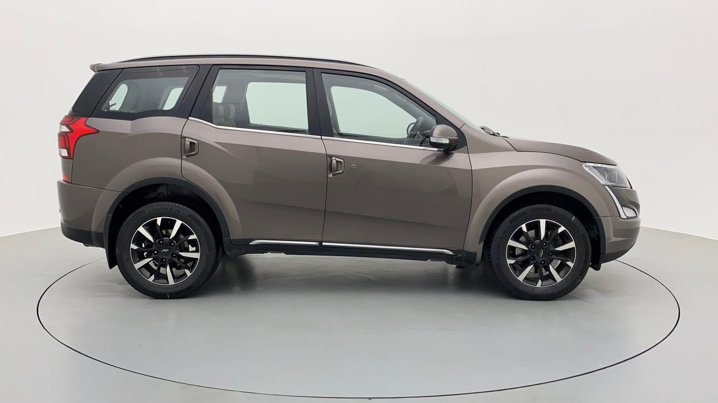 2019 Mahindra XUV500 W11 (O), Diesel, Manual, 21,214 km, Right Side View