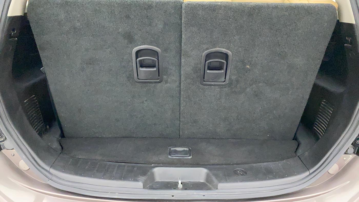 2019 Mahindra XUV500 W11 (O), Diesel, Manual, 21,214 km, Boot Inside