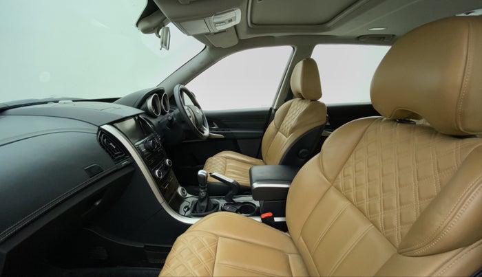 2019 Mahindra XUV500 W11 (O), Diesel, Manual, 21,214 km, Right Side Front Door Cabin