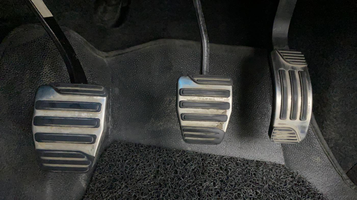2019 Mahindra XUV500 W11 (O), Diesel, Manual, 21,214 km, Pedals