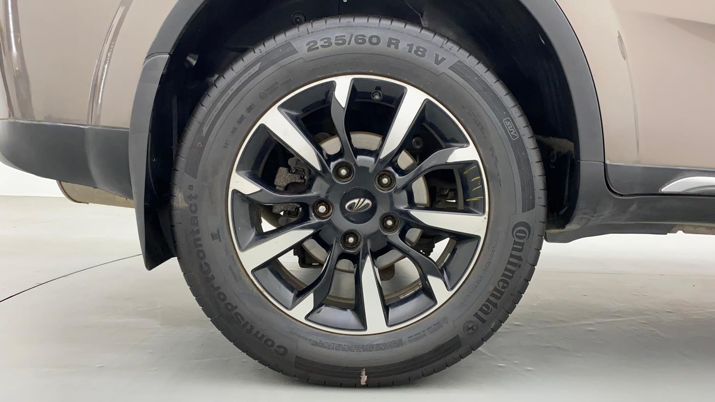 2019 Mahindra XUV500 W11 (O), Diesel, Manual, 21,214 km, Right Rear Wheel